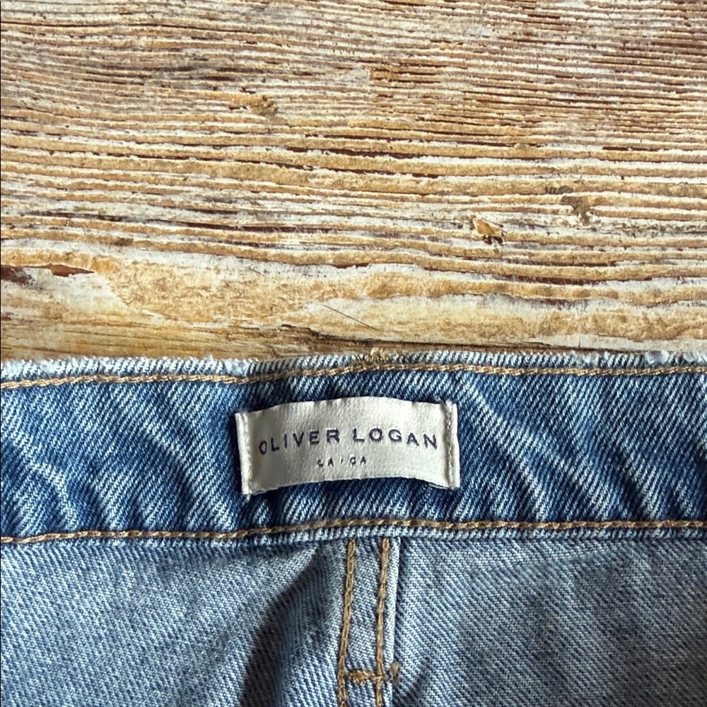 Oliver Logan Parker Mid-Rise Straight Leg Jeans - Light Blue - Picture 5 of 15